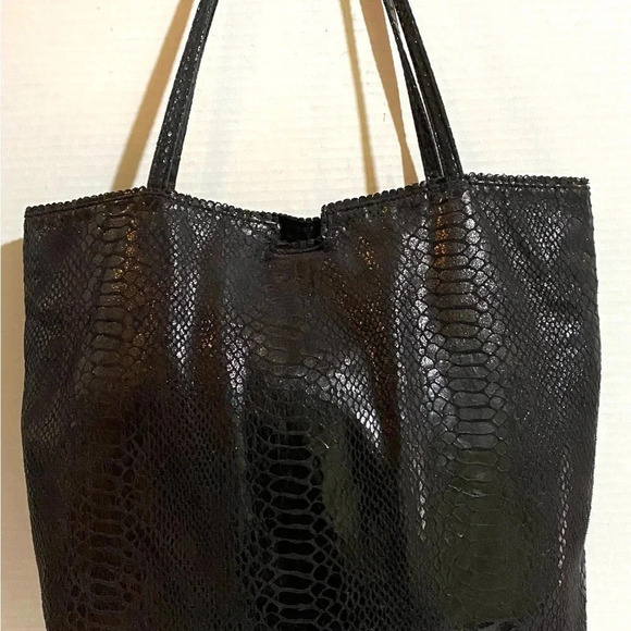 Carlos falchi black embossed leather shoulder handbag - Picture 4 of 7